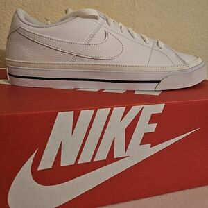 Nike Court Legacy